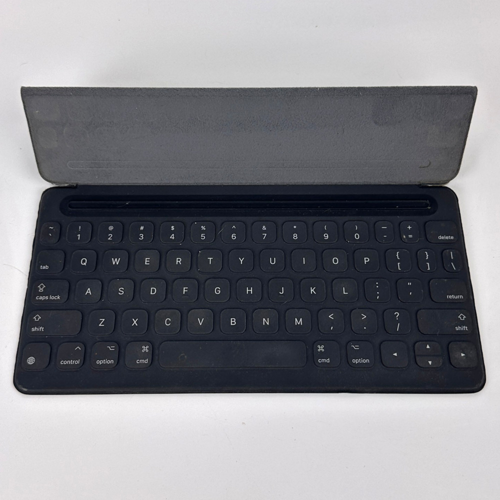 Apple Smart Keyboard Model A1829 Black Folio/Case for Apple iPad 7/8/9